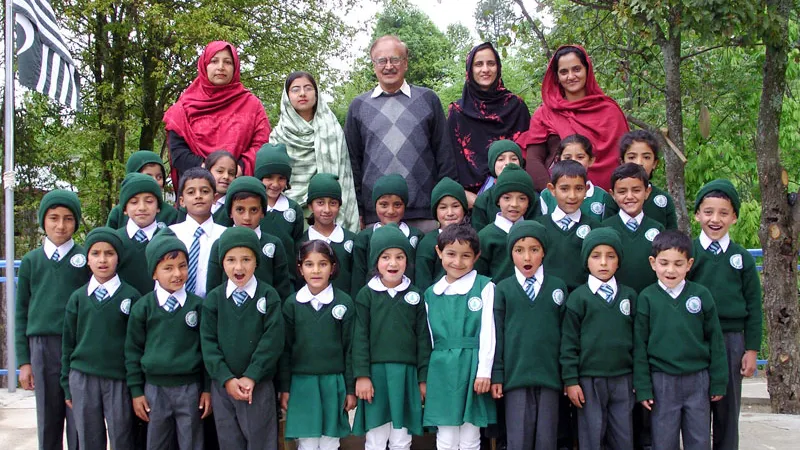 The first batch of students at Banjosa Valley Public School in March, 2009